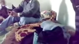 Zmysłowa filmikipormo brunetka daje napalone mężczyzn w otwory
