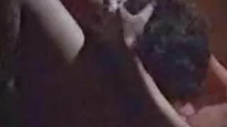 Niegrzeczna zrobiła przyjaciółce seksowny masaż i włożyła palce w jej cipki seks filmy za darmo