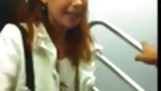 Świeże dziwki zabawiają się na stole darmowe filmy erotyczne dojrzałe w ogrodzie