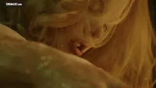 Ładna blondynka pieprzy się darmowe filmiki e na castingu z pożądliwym menedżerem
