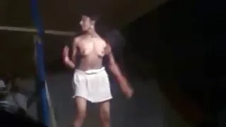 Ekstrawagancka Brunetka kolacja z wibratorem niemieckie darmowe filmy erotyczne w cipkę